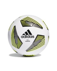 Adidas Tiro jalkapallo