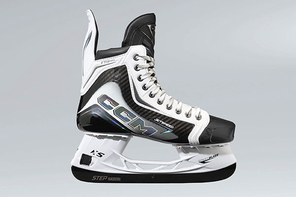 CCM Jetspeed FT8 PRO WHT Jääkiekkoluistimet